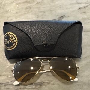 Ray-Ban Classic Gold Aviator Sunglasses